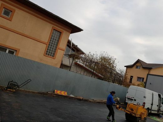 Asfaltare Curte Parcare si Cai de Acces in Afumati2