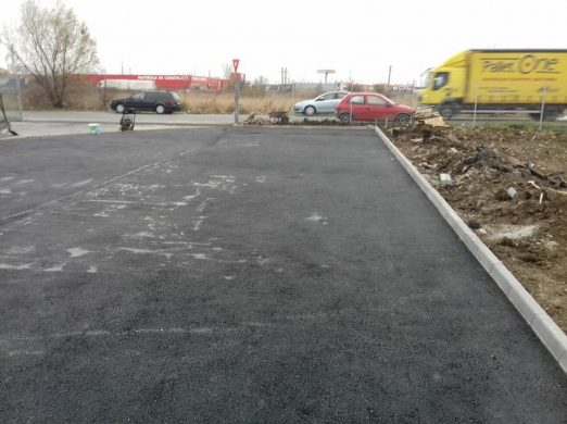 Asfaltare Curte si Montare Borduri la Bardi Auto3