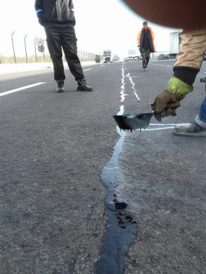 Inchidere Crapaturi din Asfalt cu Mastic Bituminos Cald Chitila Logistic 3