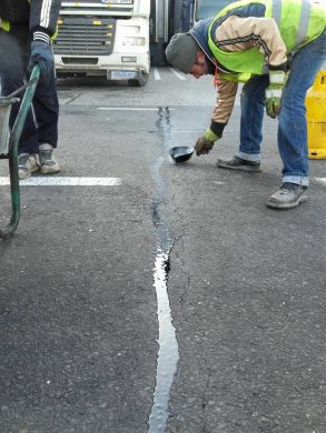 Inchidere Crapaturi din Asfalt cu Mastic Bituminos Cald Chitila Logistic 5