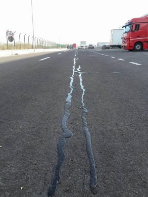 Inchidere Crapaturi din Asfalt cu Mastic Bituminos Cald Chitila Logistic 6